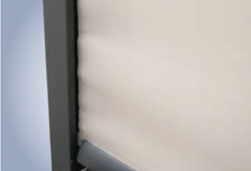 Beige, rechteckige Fläche mit einem grauen Rahmen.